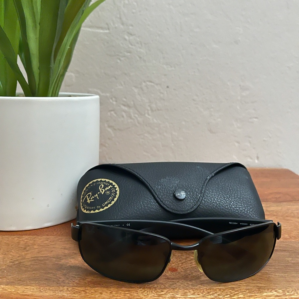 Ray Ban